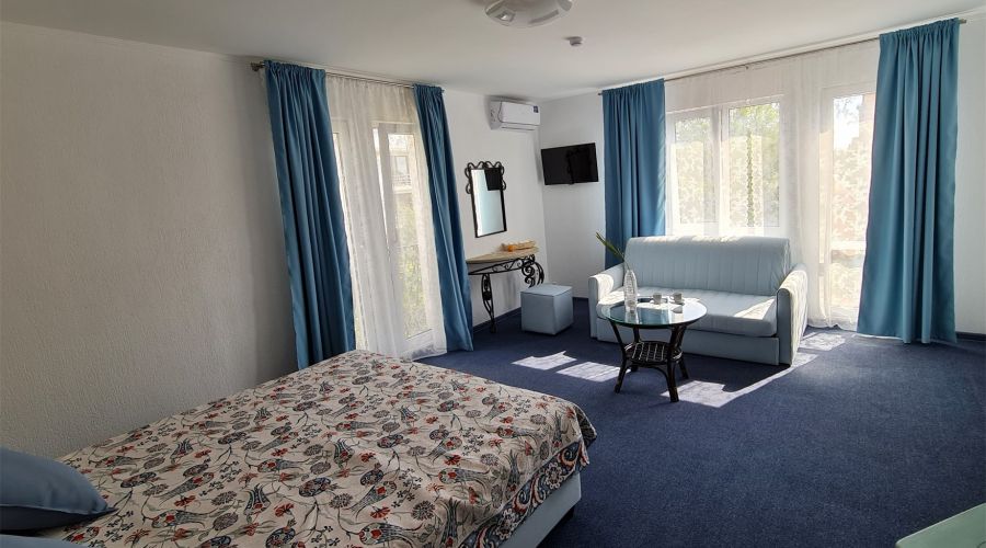 Семейный 3-местный с балконом