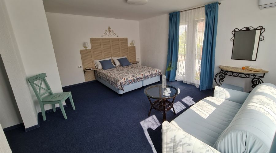 Семейный 3-местный с балконом