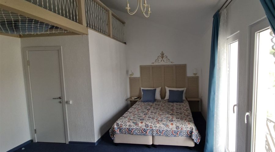 Семейный 3-местный делюкс 2-этажный